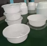 Пластиковый круглый контейнер с прозрачной крышкой