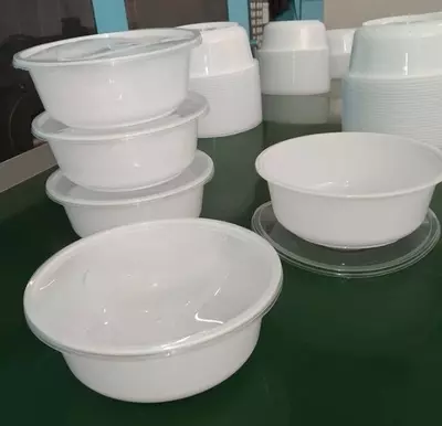 Пластиковый круглый контейнер с прозрачной крышкой