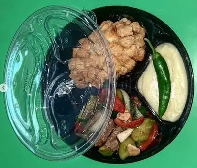 Цена по запросу Пластиковый 3х секционный контейнер