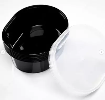 Пластиковый контейнер с прозрачной крышкой