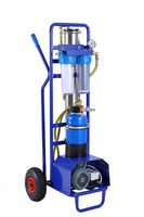 Derazalar va vitrinalarning jabhalarini baland ko'tarish uchun jihozlangan aravachasi