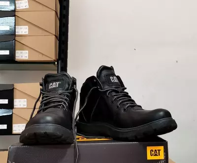 Мужские ботинки Caterpillar Men’s Founder - Куртки Аляска и пуховики в Ташкенте