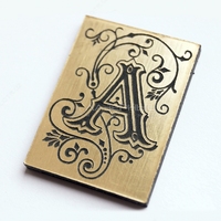 Лазерная гравировка на пластике