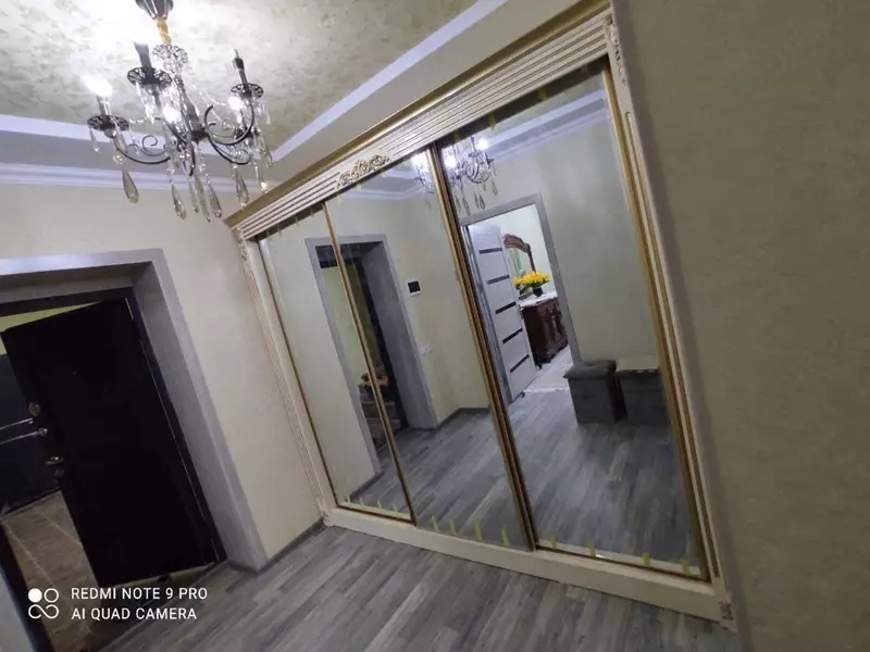 Встроенный Зеркальный Шкаф-купе для прихожей