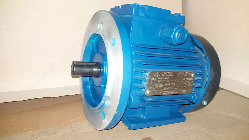 Трехфазный асинхронный электродвигатель АИР 63 А4 - по запросу