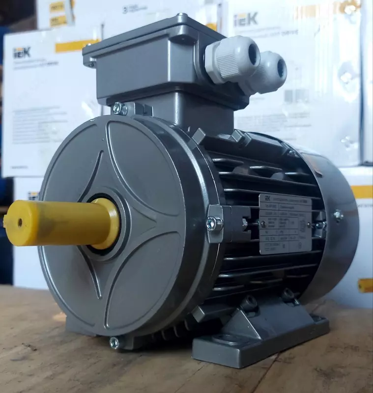 Электродвигатель асинхронный АИР80A2