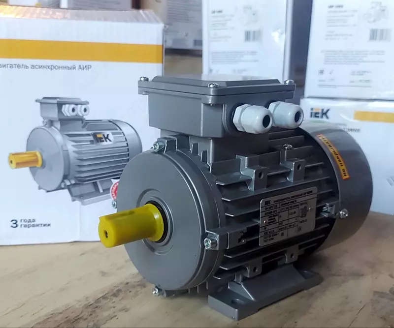 Электродвигатель асинхронный АИР71А4
