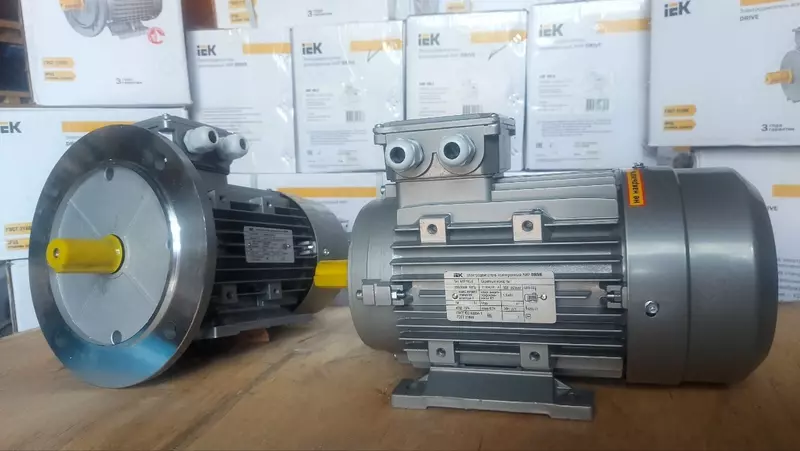 Электродвигатель АИР90L4