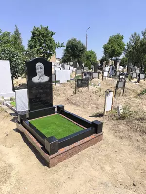 Благоустройство могил на кладбище