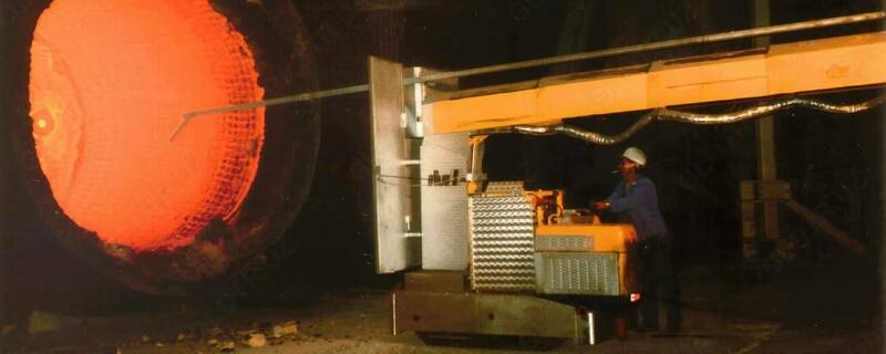  Торкрет машина ALIVA-585 для ремонта футеровки ковшей в горизонтальном положении - 