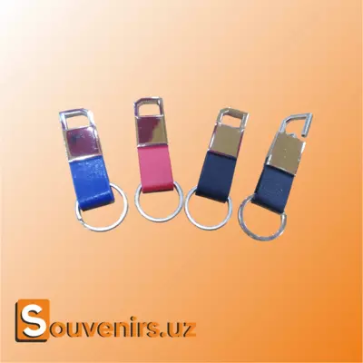 Karabiner va eko-charm tasmali metall kalit zanjirlar