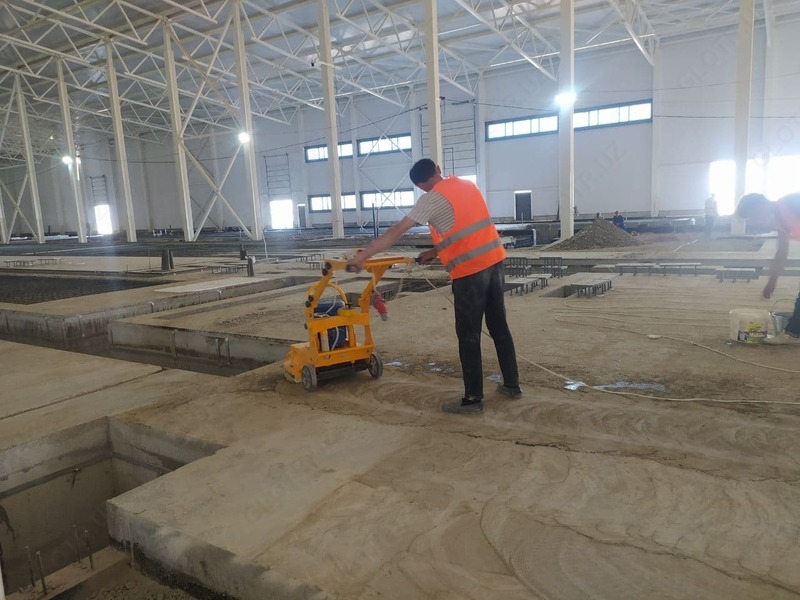 3 yillik kafolat bilan sanoat polimer qoplamalarini yuqori sifatli o'rnatish. Beton pollarni silliqlash