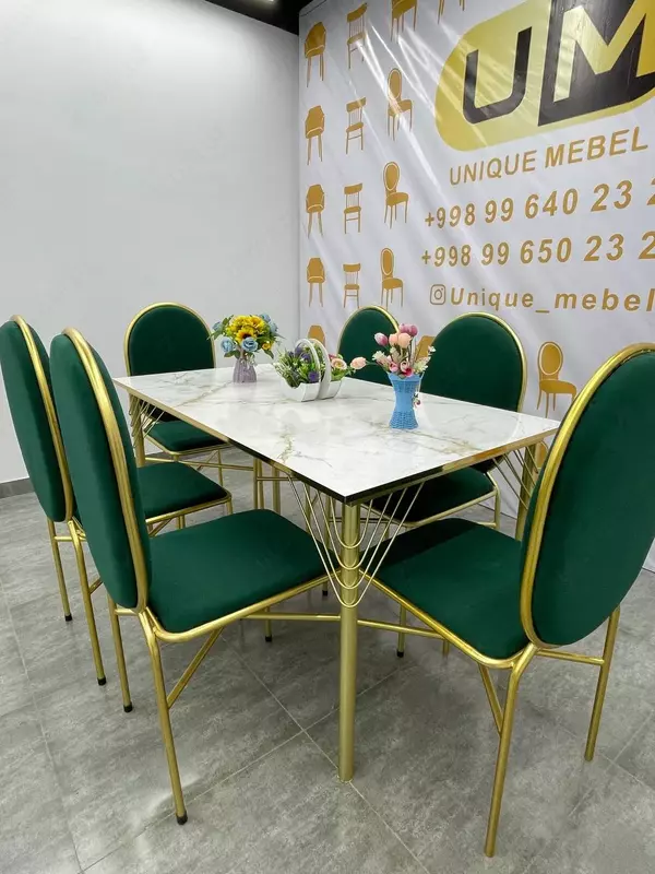 Кухонный стол и стулья №3