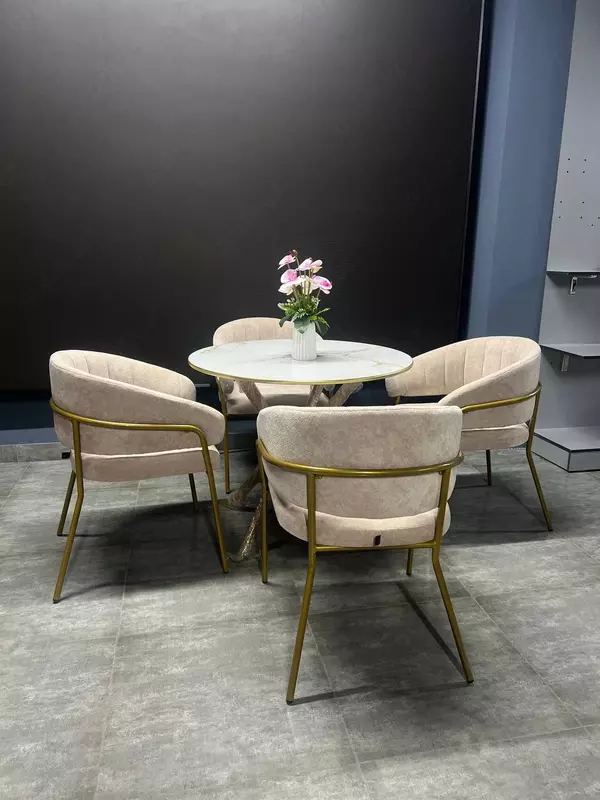 Кухонный стол и стулья №11