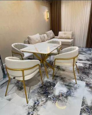 Обеденный стол со стульями на 4 человека (бежевый цвет)