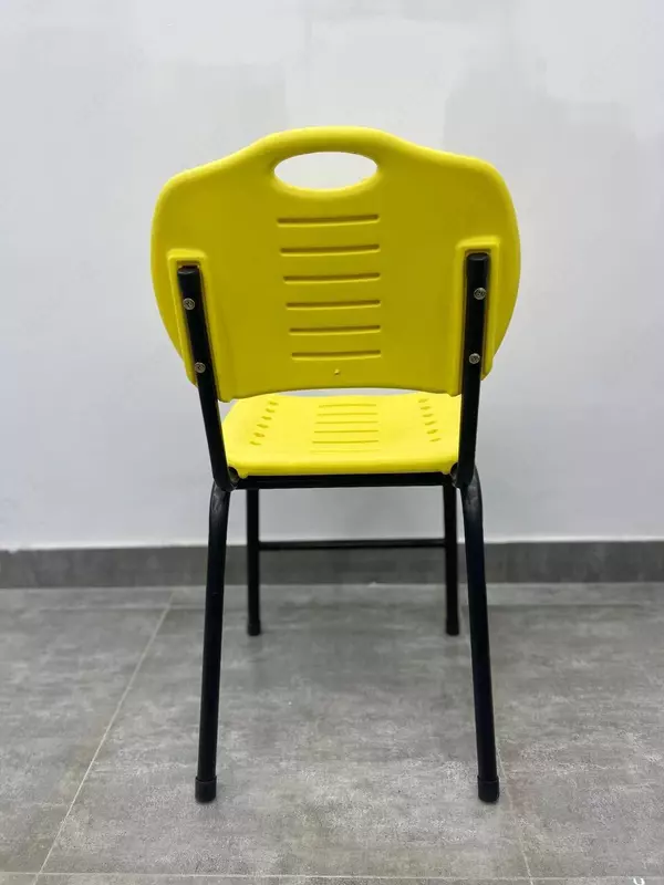 Стул с металлическим каркасом и пластиковым сиденьем (желтый) - 239 264.6 сум