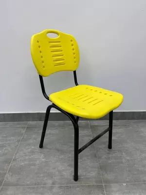 239 447 сум / шт Стул с металлическим каркасом и пластиковым сиденьем (желтый)