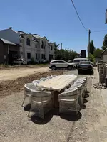 Прямоугольный обеденный стол с 12 стульями