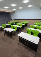 Комплект школьной мебели: парта и 2 стула - 1 519 330.2 сум