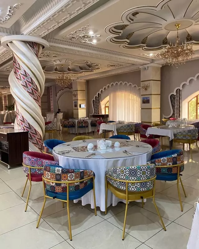 Стулья с мягким сидением и спинкой в национальном стиле