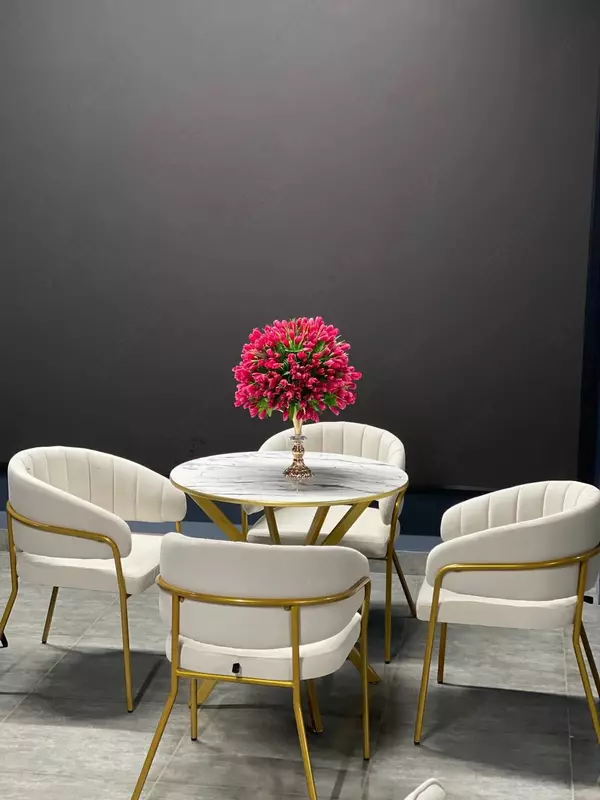 Комплект мебели для столовой и кухни (стол