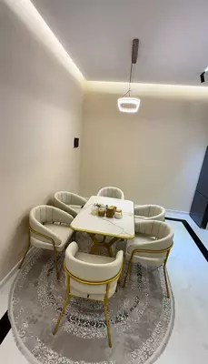  Комплект мебели для столовой и кухни (стол  6 стульев) Unique Mebel Модель № 019 (Белый/золотистый) - 