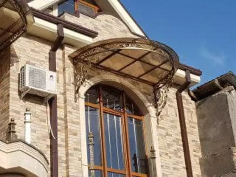 Кованый навес для балкона