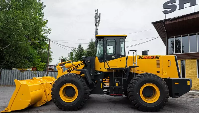  Фронтальный ковшовый погрузчик Shantui SL50W-2 (Китай) - 