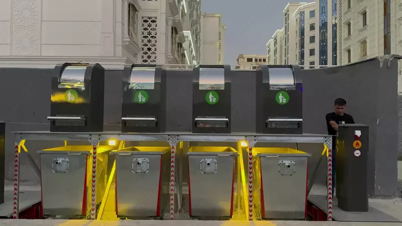   Yer osti chiqindi tizimlari ko‘tariluvchi platforma bilan.