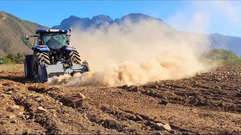 OXUS MACHINERY - Камнедробилки для тракторов FAE Group (Италия)