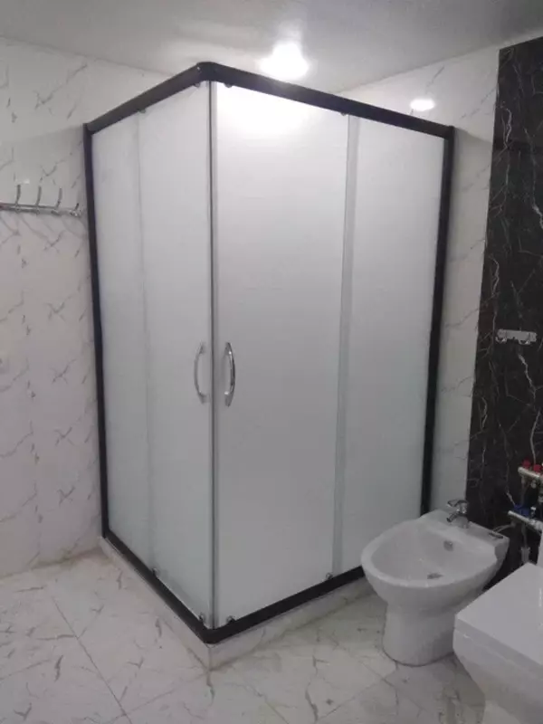 по запросу Стеклянные душевые кабины