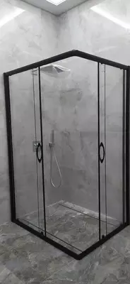Цена по запросу Стеклянные душевые перегородки