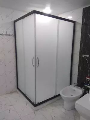Стеклянные душевые перегородки Только в розницу