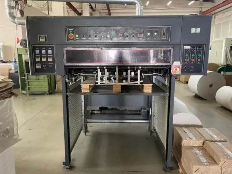  Валковая УФ лакировальная машина А0 Уф-лакировальная машина - 