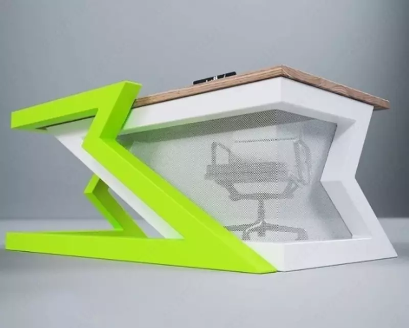 “Double M” yozuv stoli