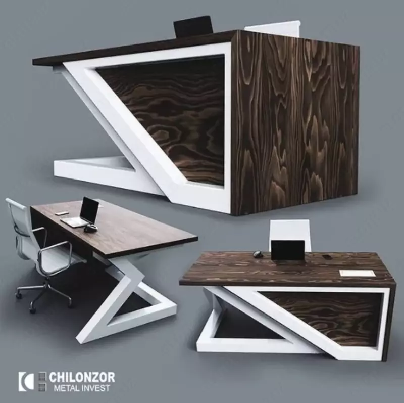 “Spirit” yozuv stoli