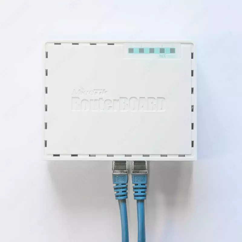 Router MikroTik hEX (art. RB750Gr3)