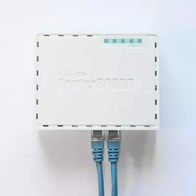 Router MikroTik hEX (art. RB750Gr3)