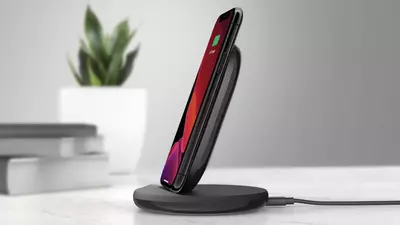 Беспроводное зарядное устройство BELKIN Stand Wireless Charging Qi, 15W, black (WIB002VFBK)