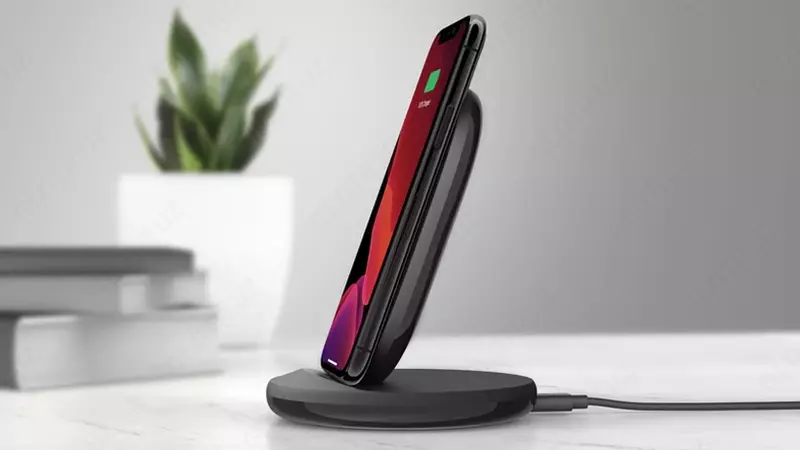 Беспроводное зарядное устройство BELKIN Stand Wireless Charging Qi, 15W, black (WIB002VFBK)