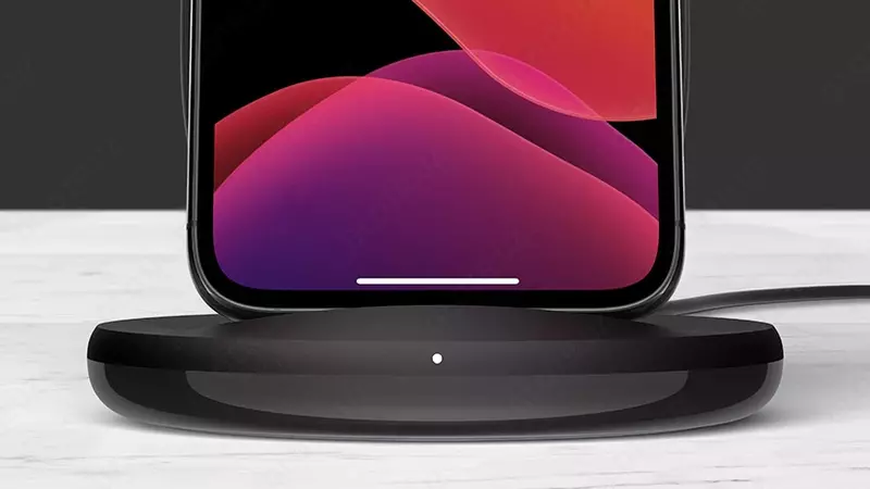 Беспроводное зарядное устройство BELKIN Stand Wireless Charging Qi, 15W, black (WIB002VFBK)