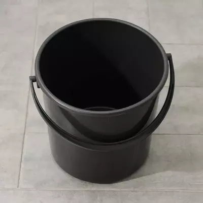 Пластиковое ведро для хозяйственных нужд (10 литров)