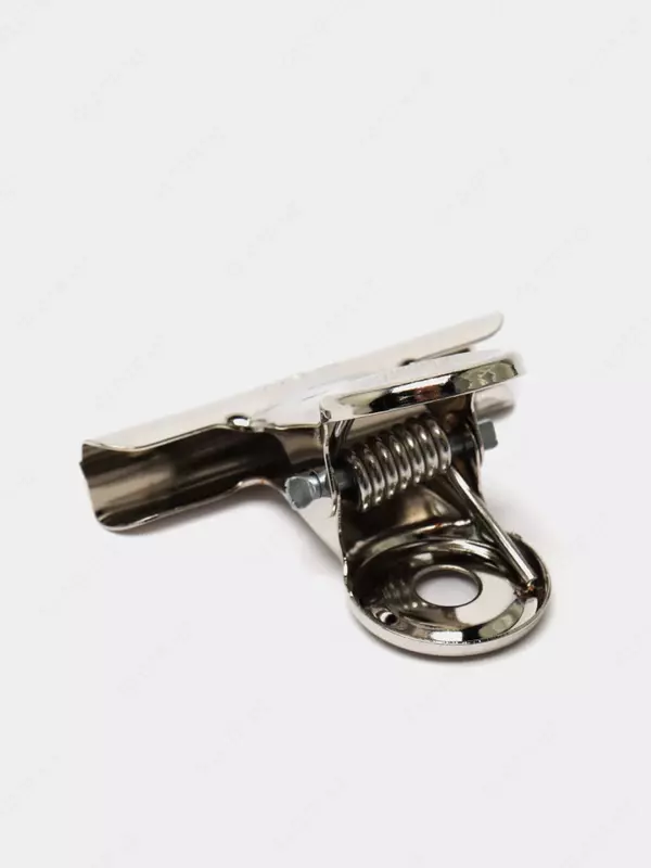 "Deli" qog'ozlari uchun metall qisqich 38 mm (Art.- 9524)