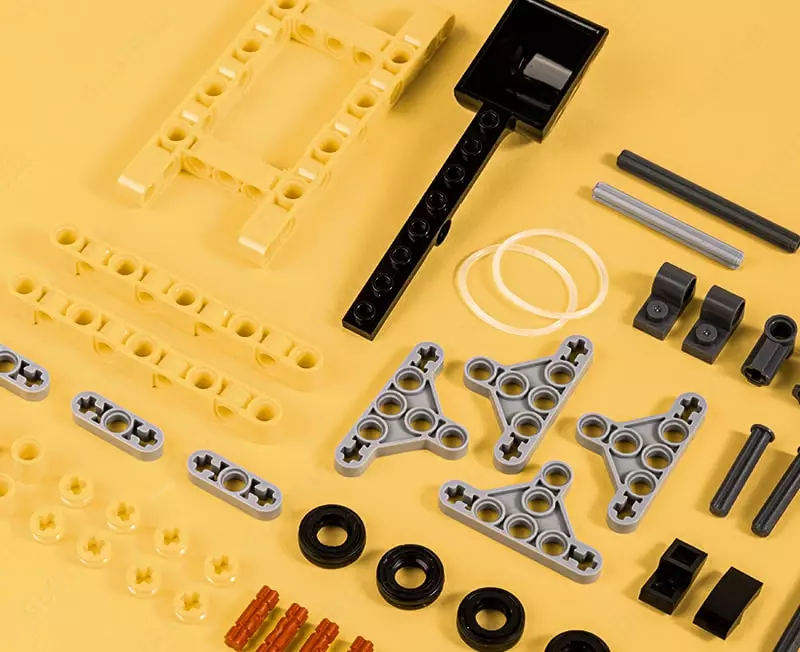 Konstruktor Deli "Muhandis" plastmassa qismlari 77 dona. (- 74381-modda)