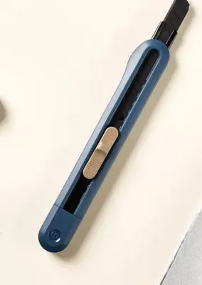 Kantselyariya pichog'i "Deli Nusign" 0,4 x 9 x 80 mm (Art. - 063-NS-wt)