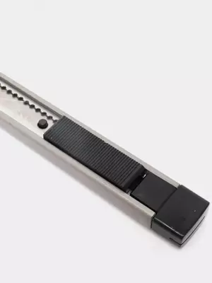 Нож канцелярский металлический "Deli" 0.4 х 9 х 80 мм (Арт. - 2084)