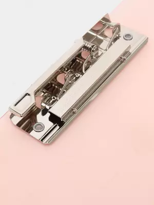 Папка для документов "Deli" 2 зажима (Арт.- 64516) Розовая