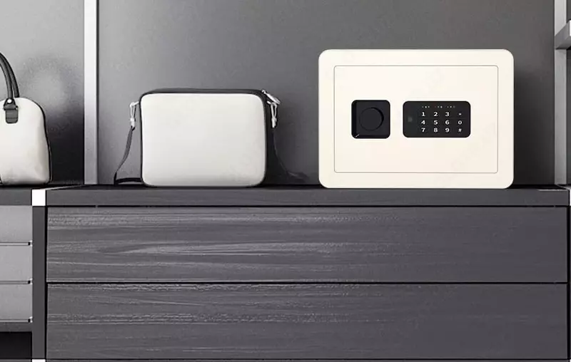 Металлический сейф для документов "Deli" цифровой, дактилоскопический (Арт. - 33559-wt) Белый