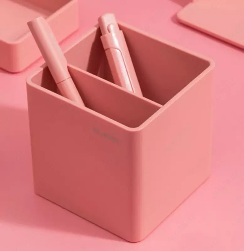 Подставка для ручек и карандашей "Deli Nusign" пластиковая (Арт. - 011-NS-rd) Красная