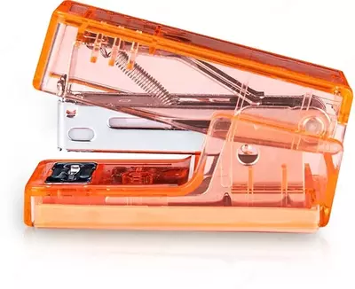 Kantselyariya buyumlari uchun mini stapler "Deli Nusign" № 24/6, 12 varaq (Art. - 083-F-NS-yoki) Shaffof/To'q sariq